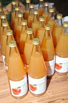 Apfelsaftflaschen